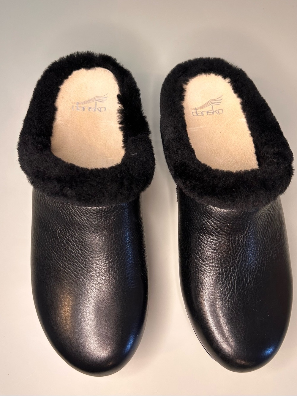 Dansko Black Leather Clogs Real Sheep Fur Real Comfort Size 9 - Picture 2 of 9